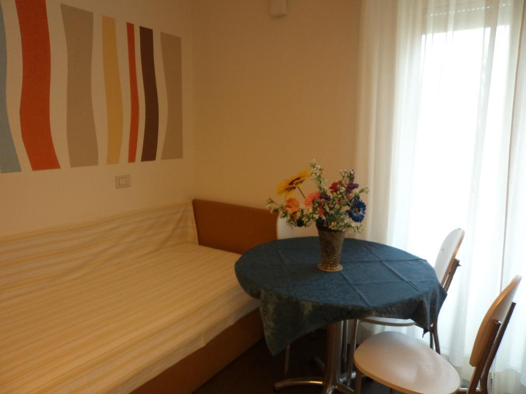 Residence Nocchiero Riccione Szoba fotó