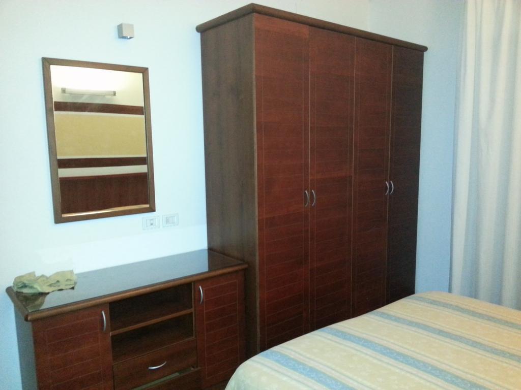 Residence Nocchiero Riccione Szoba fotó