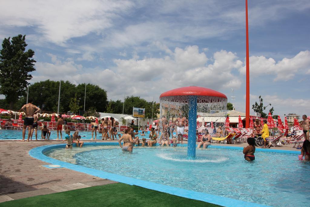Residence Nocchiero Riccione Kültér fotó
