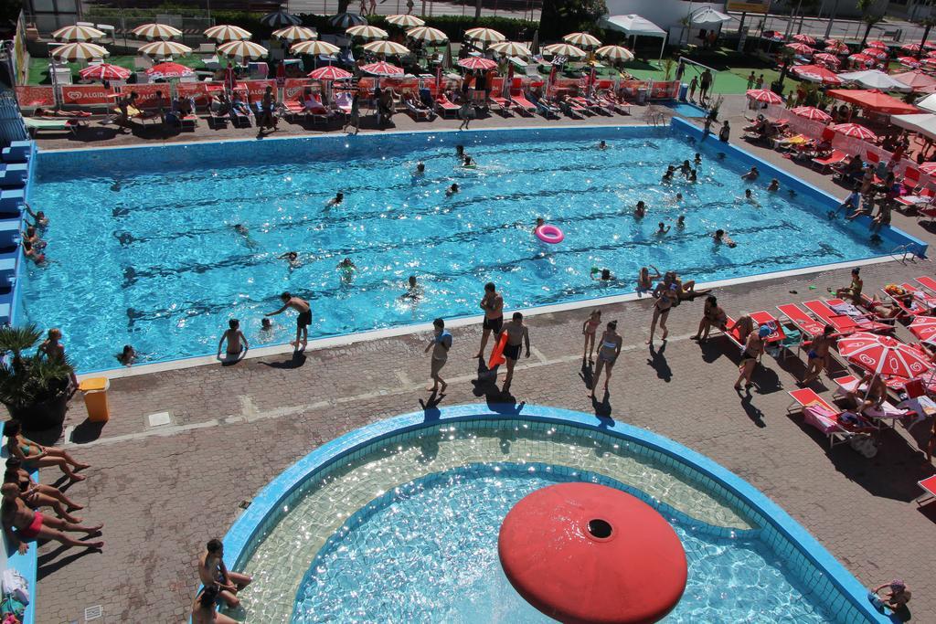 Residence Nocchiero Riccione Kültér fotó
